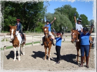 Todos en la silla de subir con mucho buen humor 